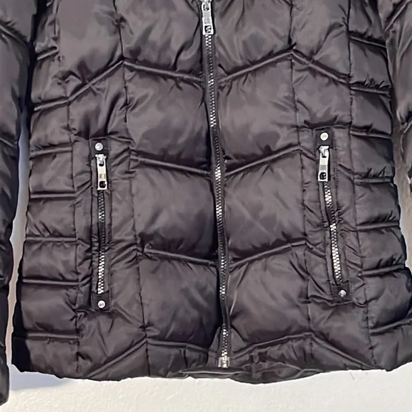 Nautica Black Puffer Jacket, Water Resistant, Size Medium, Like New - Picture 4 of 14